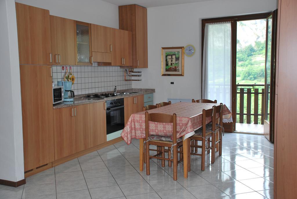 Appartamenti Stanga Ivo Tenno Ruang foto